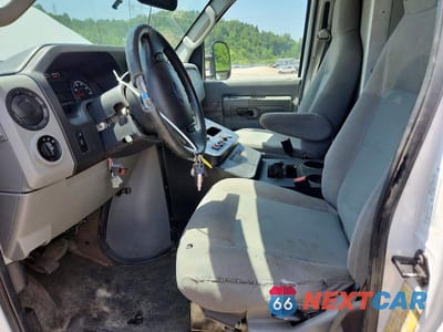 Zdjęcie 7 z 12 samochodu: 2018 FORD ECONOLINE E350 SD AMBULANCE VIN:1FDWE3FS3JDC23127 - miniatura