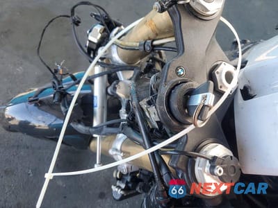 Zdjęcie 7 z 9 samochodu: 2023 BMW S 1000 RR VIN:WB10E6303P6G99826 - miniatura