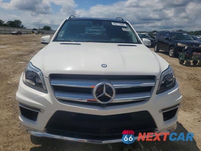 Piąte zdjęcie samochodu w środku: 2015 MERCEDES-BENZ GL 550 4MATIC VIN:4JGDF7DE0FA448347 - miniatura