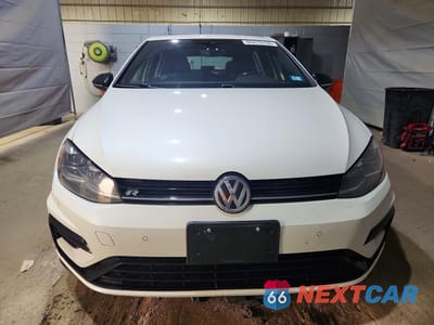 Piąte zdjęcie samochodu w środku: 2018 VOLKSWAGEN GOLF R VIN:WVWWF7AUXJW153633 - miniatura