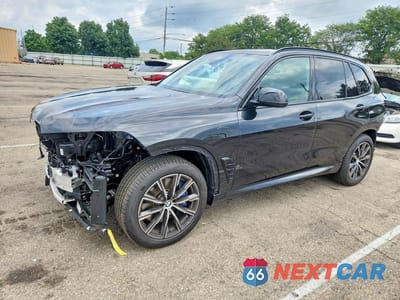 2025 BMW X5 M60I 5UX33EU04S9Y17755 - główne zdjęcie licytacji z USA - miniatura