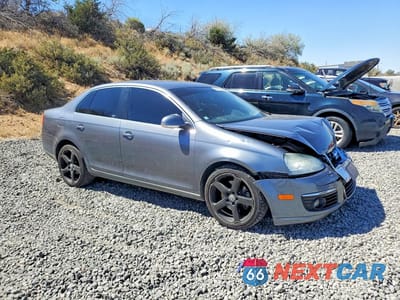 Czwarte zdjęcie samochodu z boku: 2006 VOLKSWAGEN JETTA 2.0T OPTION PACKAGE 1 VIN:3VWKJ71K76M663745 - miniatura