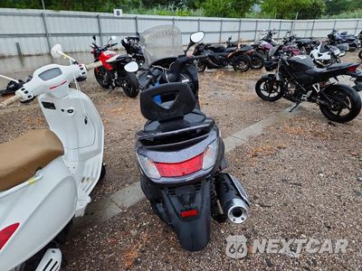 Czwarte zdjęcie samochodu z boku: 2005 YAMAHA YP400 VIN:JYASH03Y45A002172 - miniatura