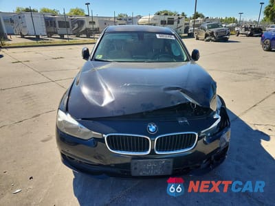 Piąte zdjęcie samochodu w środku: 2016 BMW 320 XI VIN:WBA8E5G55GNT41620 - miniatura