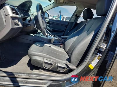 Zdjęcie 7 z 12 samochodu: 2016 BMW 320 I VIN:WBA8A9C54GK618557 - miniatura