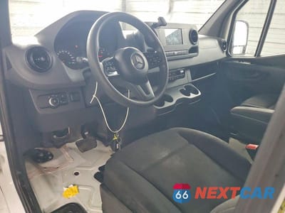 Zdjęcie 8 z 14 samochodu: 2020 MERCEDES-BENZ SPRINTER 2500 DELIVERY VAN VIN:W1W4EBHY5LP211347 - miniatura