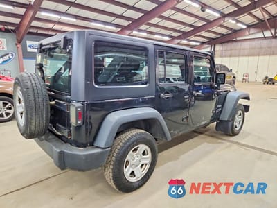 Trzecie zdjęcie samochodu z tyłu: 2016 JEEP WRANGLER UNLIMITED SPORT VIN:1C4BJWKG3GL293646 - miniatura