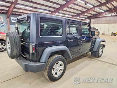 Trzecie zdjęcie samochodu z tyłu: 2016 JEEP WRANGLER UNLIMITED SPORT VIN:1C4BJWKG3GL293646 - miniatura