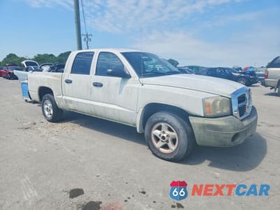 Czwarte zdjęcie samochodu z boku: 2005 DODGE DAKOTA QUAD VIN:1D7HE28K05S193550 - miniatura