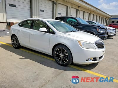 Czwarte zdjęcie samochodu z boku: 2016 BUICK VERANO SPORT TOURING VIN:1G4PW5SK2G4155110 - miniatura