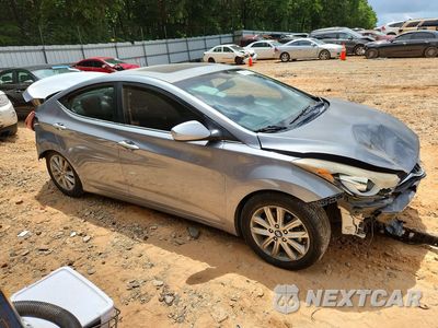 Czwarte zdjęcie samochodu z boku: 2015 HYUNDAI ELANTRA SE VIN:KMHDH4AEXFU280972 - miniatura