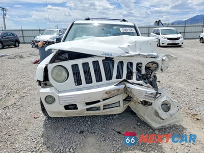 Piąte zdjęcie samochodu w środku: 2007 JEEP PATRIOT LIMITED VIN:1J8FF48WX7D330359 - miniatura