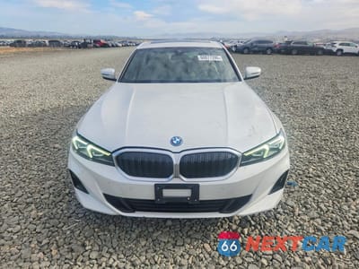 Piąte zdjęcie samochodu w środku: 2023 BMW 330XE VIN:3MW39FS07P8D01610 - miniatura