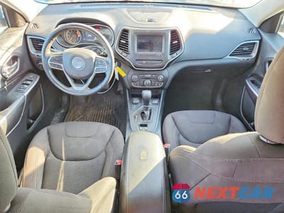 Zdjęcie 8 z 13 samochodu: 2019 JEEP CHEROKEE LATITUDE VIN:1C4PJMCX7KD337739 - miniatura