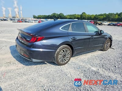 Trzecie zdjęcie samochodu z tyłu: 2020 HYUNDAI SONATA HYBRID SEL VIN:KMHL34JJ5LA011816 - miniatura