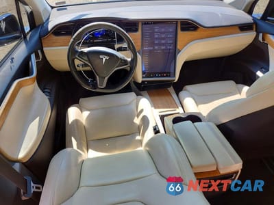 Zdjęcie 8 z 13 samochodu: 2019 TESLA MODEL X VIN:5YJXCDE28KF151762 - miniatura
