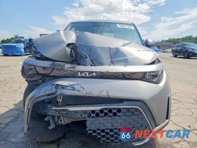 Piąte zdjęcie samochodu w środku: 2023 KIA SOUL LX VIN:KNDJ23AU8P7890718 - miniatura