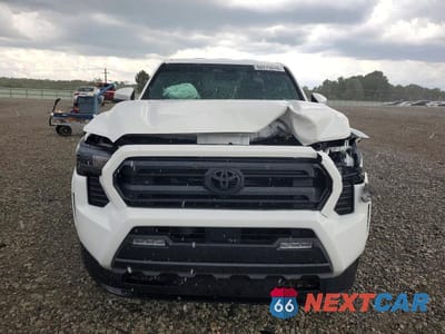 Piąte zdjęcie samochodu w środku: 2026 TOYOTA TACOMA SR5 VIN:3TMLB5JN0TM264383 - miniatura