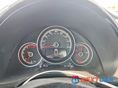 Zdjęcie 9 z 12 samochodu: 2019 VOLKSWAGEN BEETLE S VIN:3VWFD7AT4KM710810 - miniatura