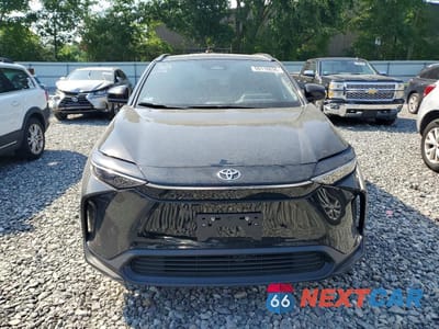 Piąte zdjęcie samochodu w środku: 2025 TOYOTA BZ4X XLE VIN:JTMAAAAA6SA073563 - miniatura