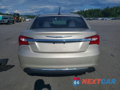 Zdjęcie 6 z 12 samochodu: 2014 CHRYSLER 200 LX VIN:1C3CCBAB3EN124097 - miniatura