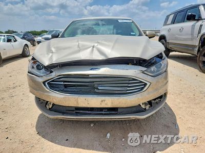 Piąte zdjęcie samochodu w środku: 2017 FORD FUSION S VIN:3FA6P0G71HR342664 - miniatura