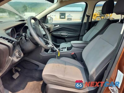 Zdjęcie 7 z 13 samochodu: 2017 FORD ESCAPE SE VIN:1FMCU9GD2HUD91831 - miniatura