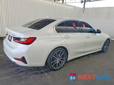 Trzecie zdjęcie samochodu z tyłu: 2021 BMW 330I VIN:3MW5R1J07M8C11527 - miniatura