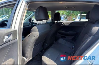 Zdjęcie 6 z 14 samochodu: 2020 KIA SPORTAGE LX VIN:KNDPMCAC8L7755809 - miniatura