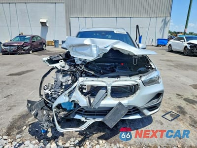 Piąte zdjęcie samochodu w środku: 2020 BMW X1 SDRIVE28I VIN:WBXJG7C06L5P49478 - miniatura