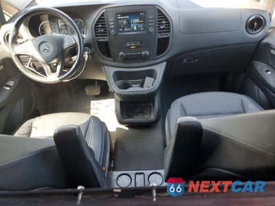 Zdjęcie 8 z 13 samochodu: 2022 MERCEDES-BENZ METRIS VIN:W1YV0BEY4N4155632 - miniatura