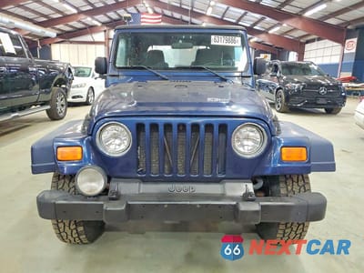 Piąte zdjęcie samochodu w środku: 2005 JEEP WRANGLER X VIN:1J4FA39S45P370244 - miniatura