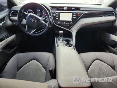 Zdjęcie 8 z 12 samochodu: 2018 TOYOTA CAMRY LE VIN:4T1B11HK1JU096972 - miniatura