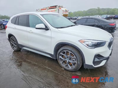 Czwarte zdjęcie samochodu z boku: 2021 BMW X1 XDRIVE28I VIN:WBXJG9C06M5S54128 - miniatura