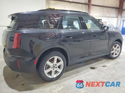 Trzecie zdjęcie samochodu z tyłu: 2027 MINI COUNTRYMAN S ALL4 VIN:WMZ23GA03V7V53215 - miniatura