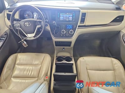 Zdjęcie 8 z 12 samochodu: 2015 TOYOTA SIENNA XLE 7-PASSENGER VIN:5TDDK3DC1FS108585 - miniatura