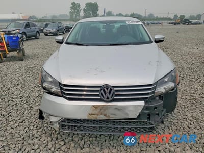 Piąte zdjęcie samochodu w środku: 2015 VOLKSWAGEN PASSAT S VIN:1VWAS7A3XFC122000 - miniatura