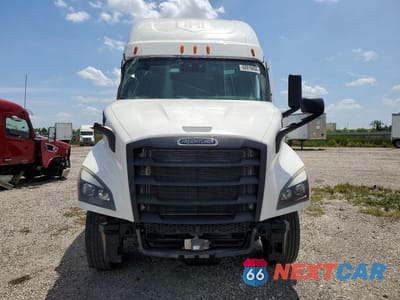 Piąte zdjęcie samochodu w środku: 2022 FREIGHTLINER CASCADIA 116 SEMI TRUCK VIN:3AKJHPDV5NSNH9769 - miniatura