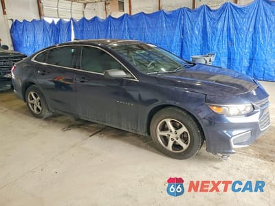 Czwarte zdjęcie samochodu z boku: 2018 CHEVROLET MALIBU LS VIN:1G1ZB5STXJF119445 - miniatura