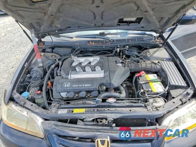 Zdjęcie 11 z 12 samochodu: 2002 HONDA ACCORD EX VIN:1HGCG16552A064132 - miniatura