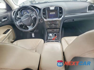 Zdjęcie 8 z 12 samochodu: 2015 CHRYSLER 300 LIMITED VIN:2C3CCAAG1FH786034 - miniatura