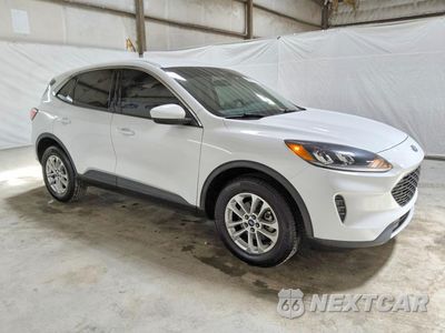 Czwarte zdjęcie samochodu z boku: 2021 FORD ESCAPE SE VIN:1FMCU9G63MUA58422 - miniatura