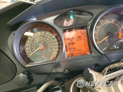 Zdjęcie 7 z 9 samochodu: 2010 BMW R1200 RT VIN:WB1044002AZW18121 - miniatura
