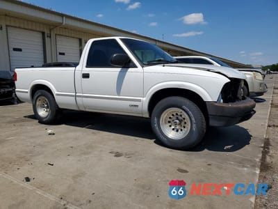 Czwarte zdjęcie samochodu z boku: 2003 CHEVROLET S TRUCK S10 VIN:1GCCS14X138244489 - miniatura