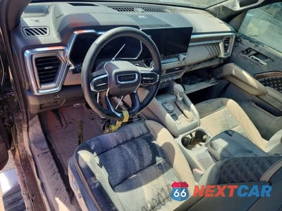 Zdjęcie 8 z 12 samochodu: 2025 GMC CANYON DENALI VIN:1GTP2FEK2S1200266 - miniatura