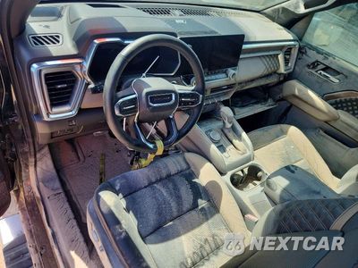 Zdjęcie 8 z 12 samochodu: 2025 GMC CANYON DENALI VIN:1GTP2FEK2S1200266 - miniatura