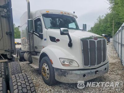 Czwarte zdjęcie samochodu z boku: 2019 PETERBILT 579 - SEMI TRUCK VIN:1XPBDP9X6KD267675 - miniatura
