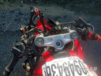 Zdjęcie 7 z 8 samochodu: 2019 HONDA CBR650 R VIN:MLHRH011XK5000274 - miniatura