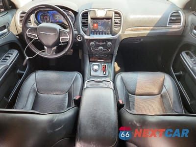 Zdjęcie 8 z 12 samochodu: 2019 CHRYSLER 300 LIMITED VIN:2C3CCAKG3KH610918 - miniatura