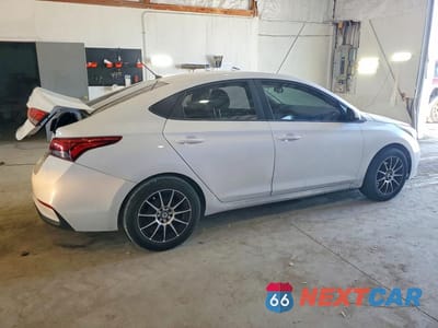 Trzecie zdjęcie samochodu z tyłu: 2019 HYUNDAI ACCENT SE VIN:3KPC24A38KE088183 - miniatura